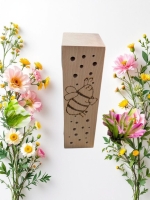 Nistholz für Wildbienen - Biene mit Herz